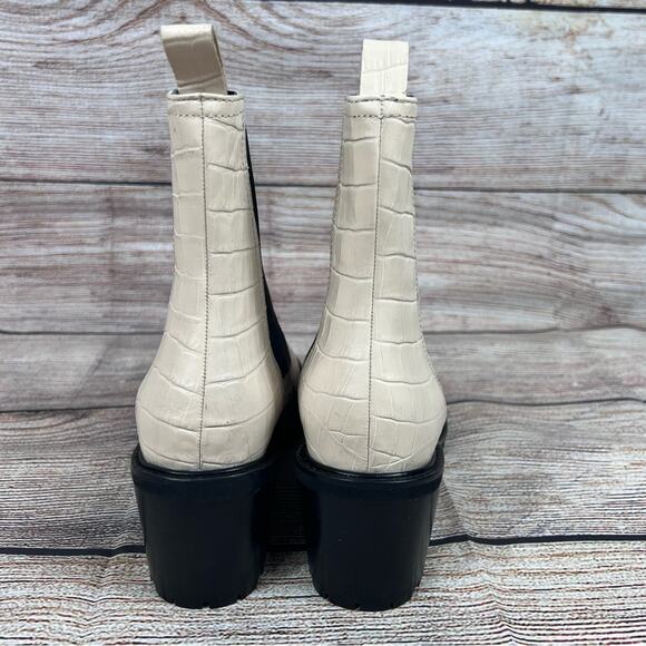 Seychelles Womens 9.5 Leather Chelsea Boots Lug Sole Embossed Mod 70s Retro Boho - Picture 5 of 11